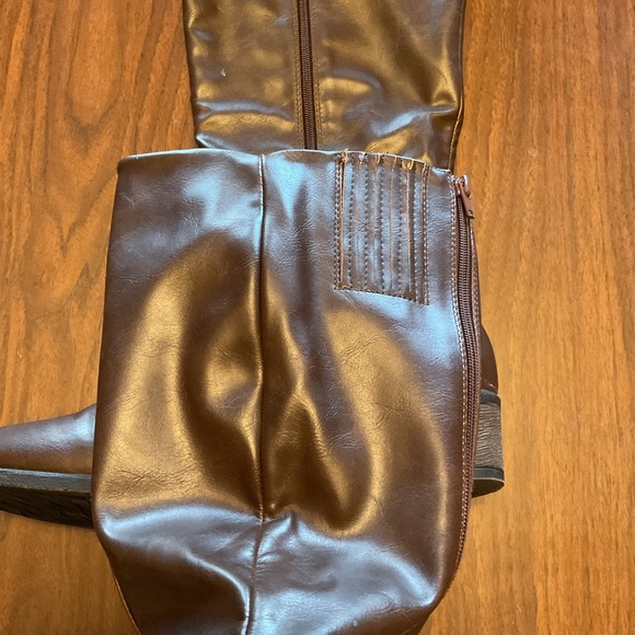 Brown wide calf dress boot with braid trim size 9.5.  Only worn twice - Picture 8 of 14
